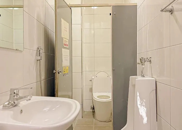 8near Gimpo Airport, Single Room, 20 Minutes To Hongdae, Goshiwon, Guest Room, Shared Bathroom Apartment